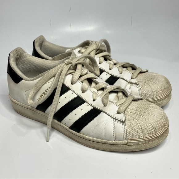 Adidas Superstar sneakers size 7.5 - Picture 3 of 10